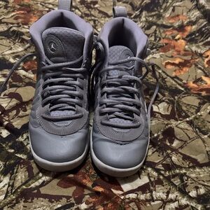 Jordan Gray Sneakers